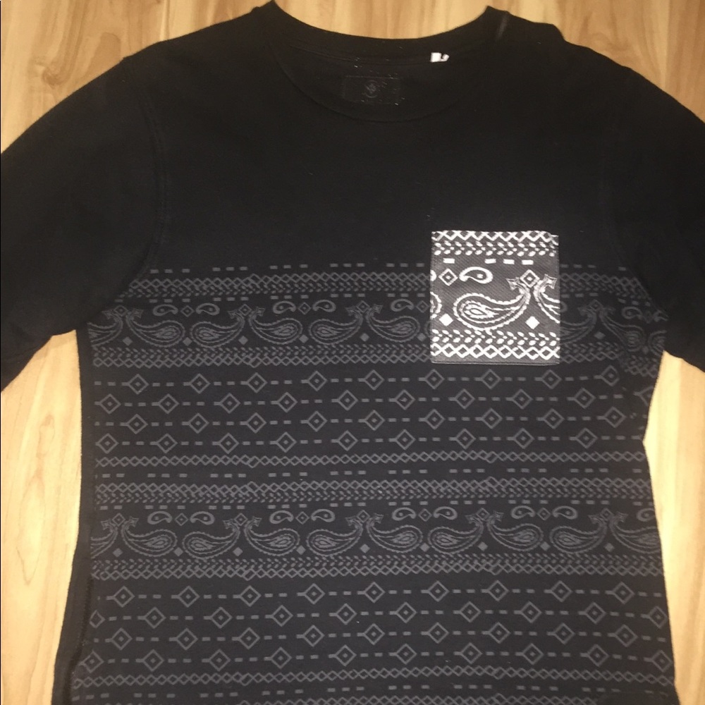 crew neck Aztec print